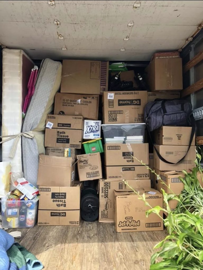 Liberty Pro Moving crew loading moving truck efficiently in Snellville GA | Lawrenceville Moving Company | LIBERTY PRO MOVING Liberty Pro Moving crew loading moving truck efficiently in Snellville GA