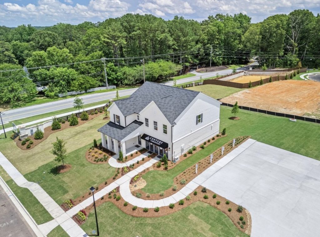 Professional movers wrapping furniture | Lawrenceville Moving Company | LIBERTY PRO MOVING Professional movers wrapping furniture